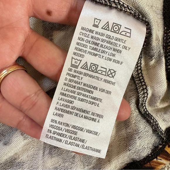 Susan Graver Bundle (2) Long Sleeve Printed Blouse Top Tunic Jersey Boho Size L - Picture 6 of 15